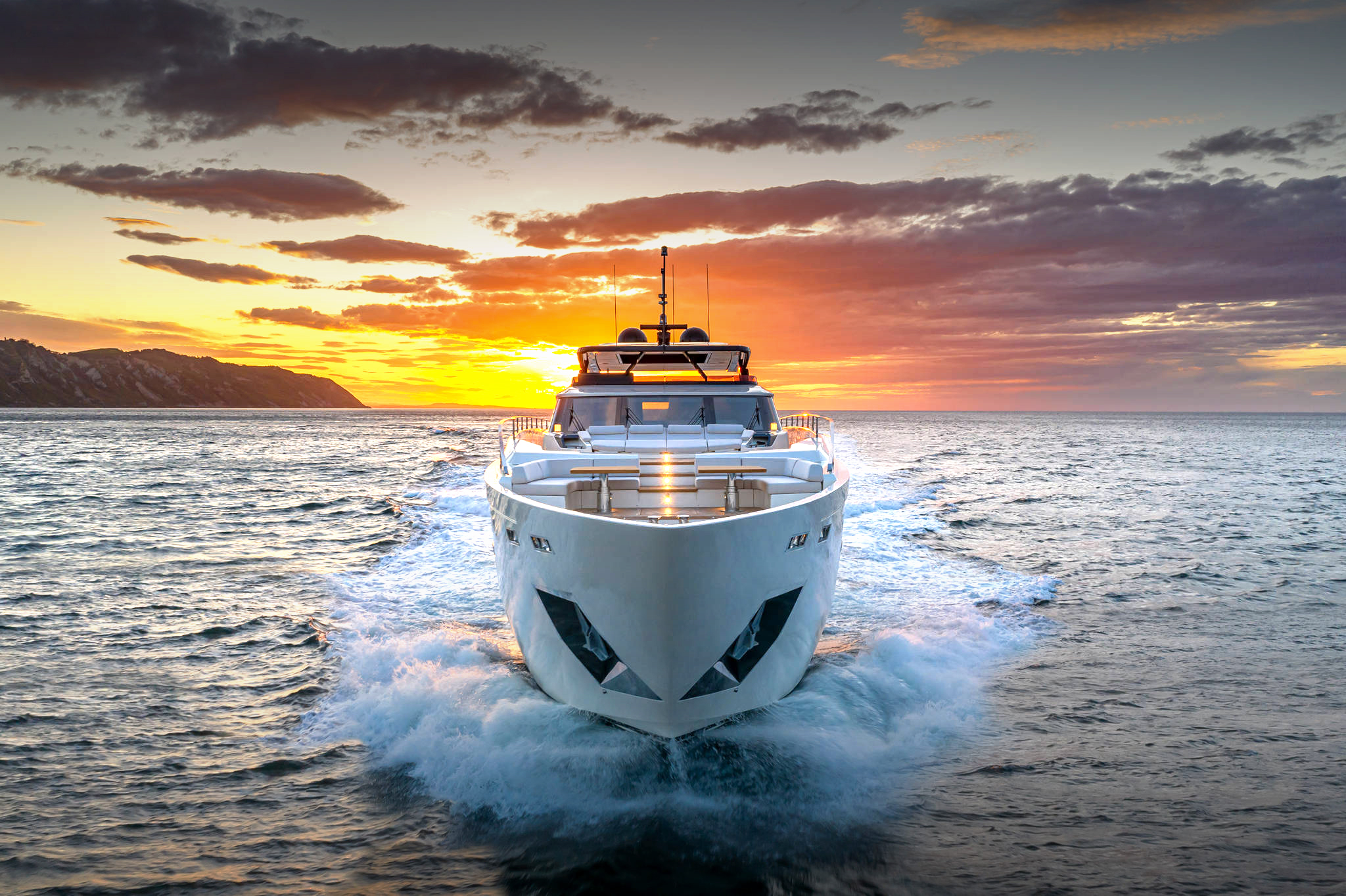 Ferretti Yachts 1000 M/Y EPIC - Abys Yachting 1