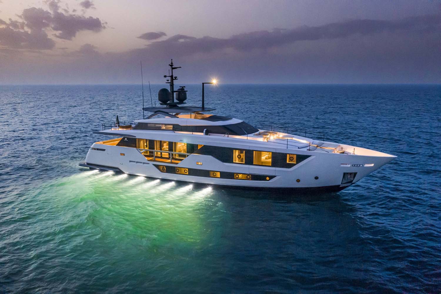FORMULE 1 GRAND PRIX MONACO ABYS YACHTING - FERRETTI YACHTS 670 - CUSTOM LINE 106