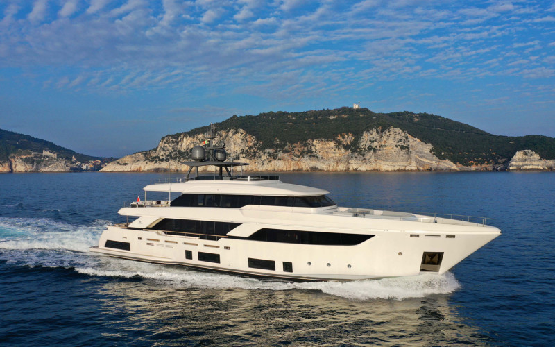 Custom line Navetta 37