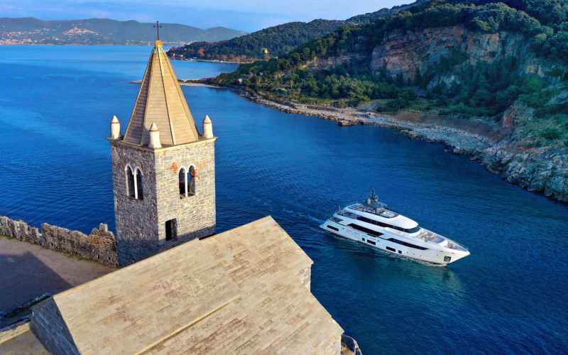 Custom line Navetta 37