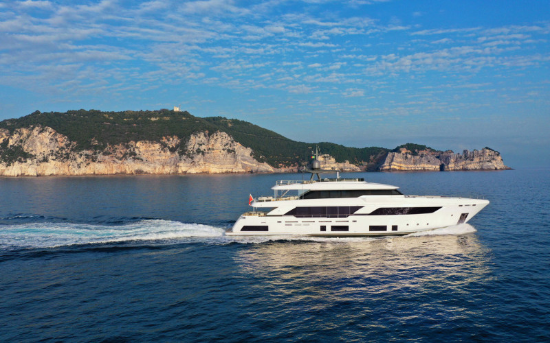 Custom line Navetta 37