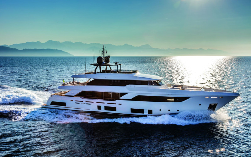 Custom line Navetta 37