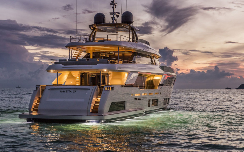 Custom line Navetta 37