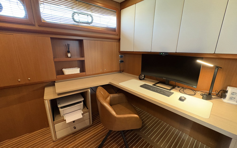 Mochi Craft Dolphin 74