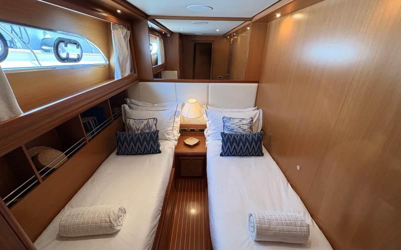 Mochi Craft Dolphin 74