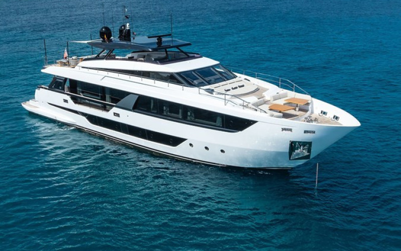FERRETTI YACHTS 1000 FREYA