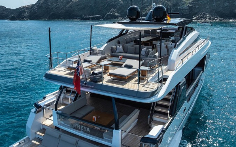 FERRETTI YACHTS 1000 FREYA
