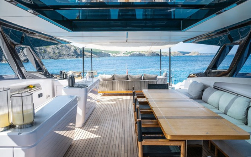 FERRETTI YACHTS 1000 FREYA