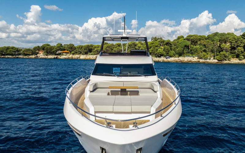 FERRETTI YACHTS 800