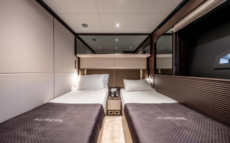 FERRETTI YACHTS 800
