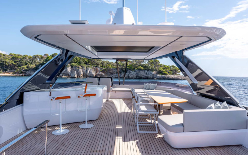 FERRETTI YACHTS 800