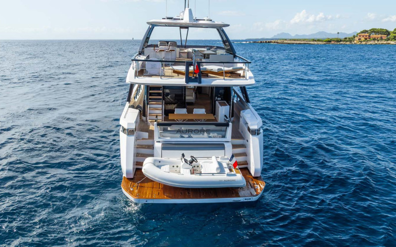 FERRETTI YACHTS 800