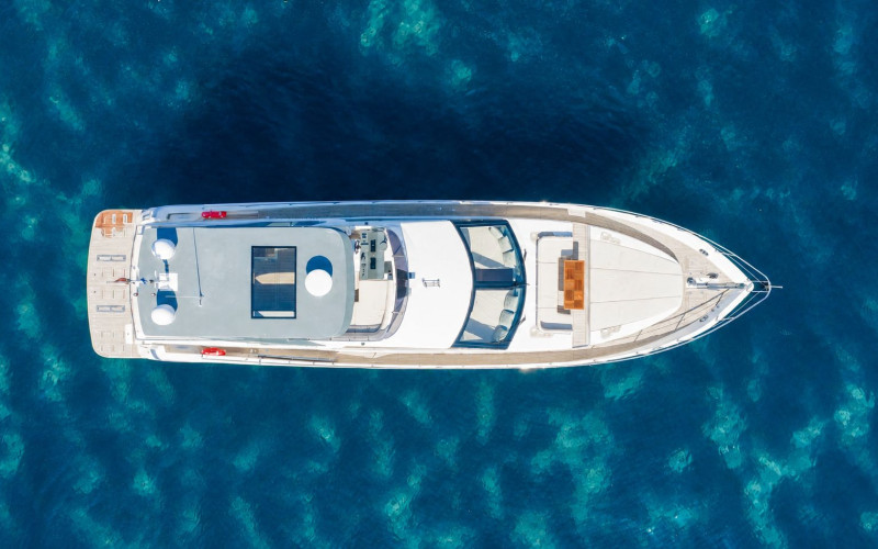 FARADAY YACHTS MAXWELL 64