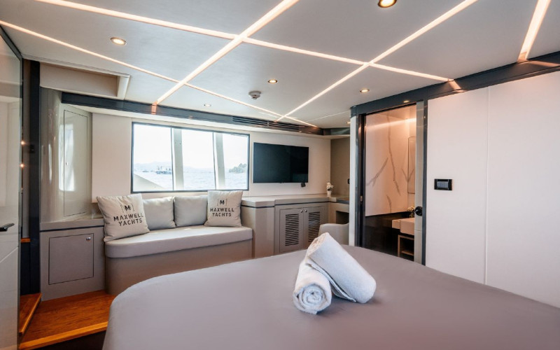 FARADAY YACHTS MAXWELL 64