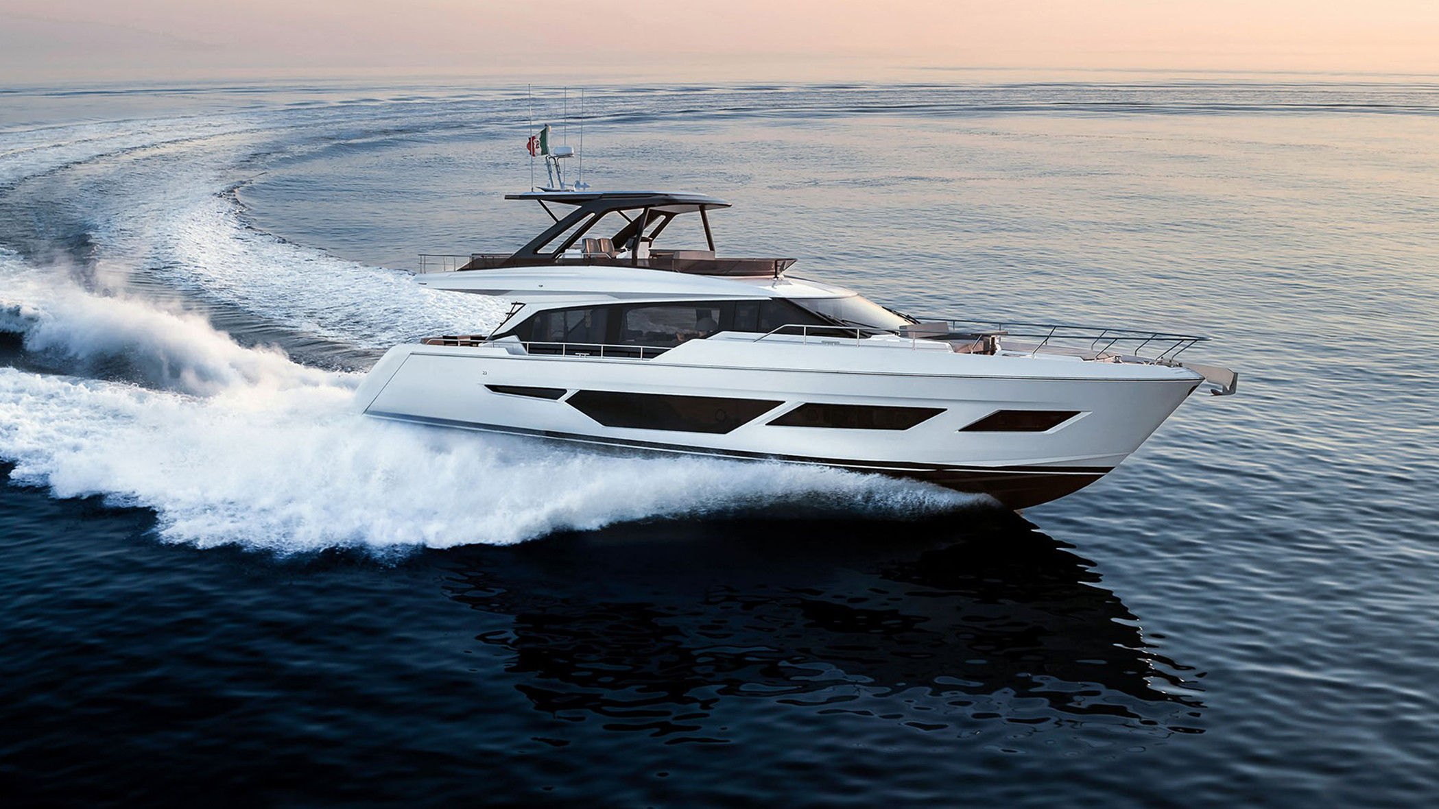 Ferretti Yachts 720