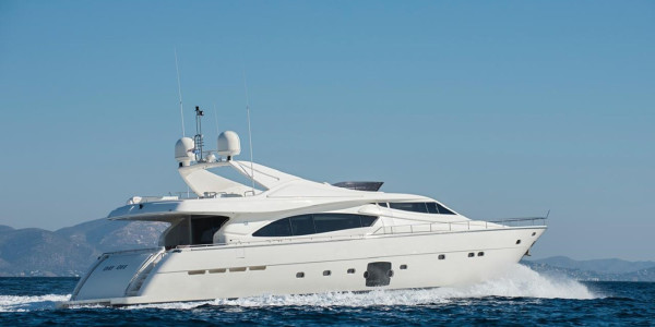 FERRETTI YACHTS 881 FERRETTI 881