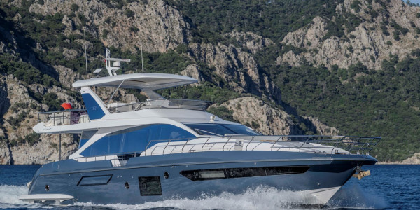 AZIMUT YACHTS 72 Fly CELEBRATE LIFE