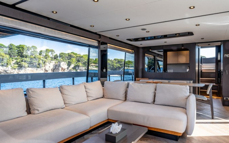 FERRETTI YACHTS AURORE