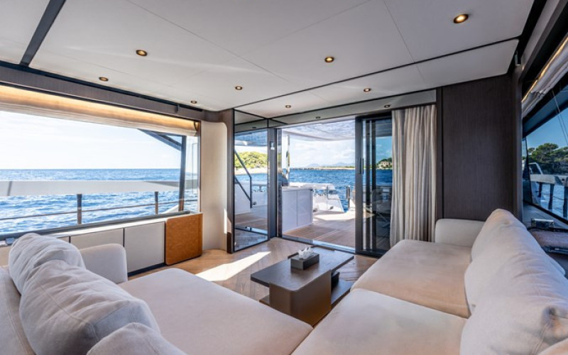 FERRETTI YACHTS AURORE