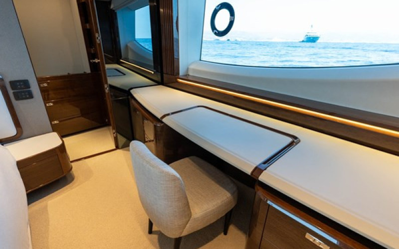 PRINCESS YACHTS S80 PRINCESS S80