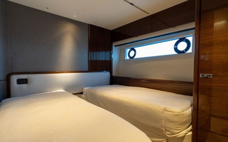 PRINCESS YACHTS S80 PRINCESS S80