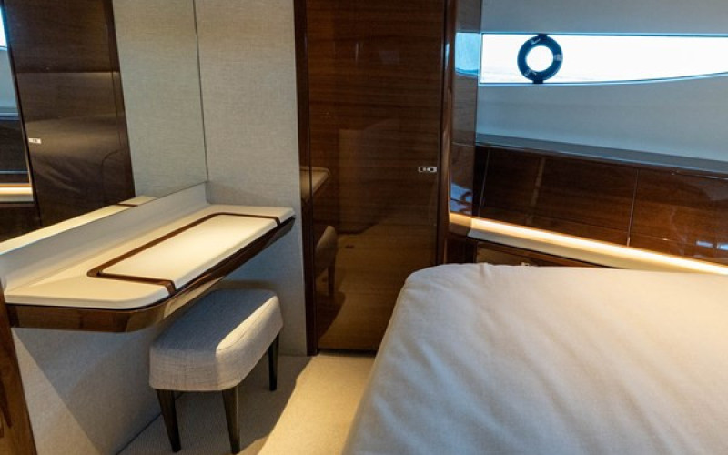 PRINCESS YACHTS S80 PRINCESS S80