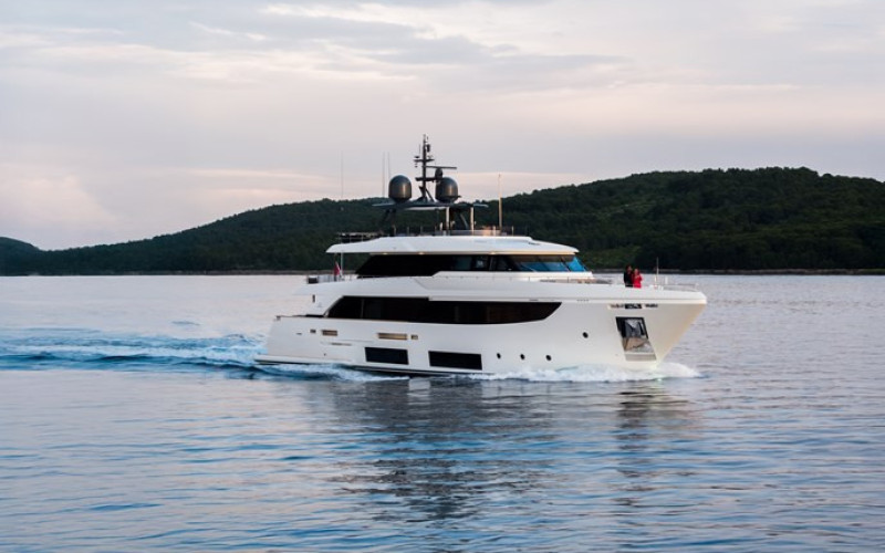 CUSTOM LINE Navetta 33 SK