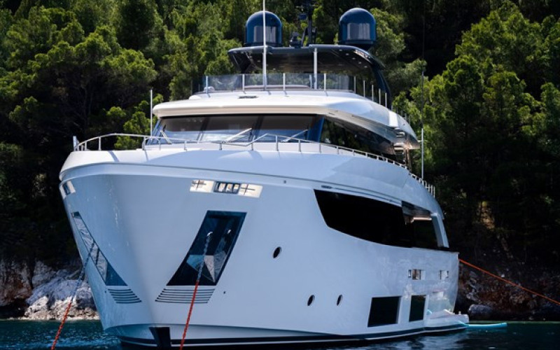 CUSTOM LINE Navetta 33 SK