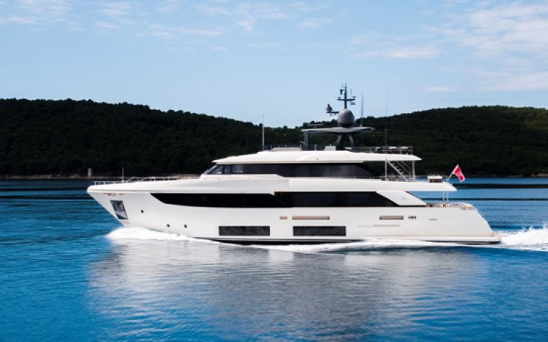 CUSTOM LINE Navetta 33 SK
