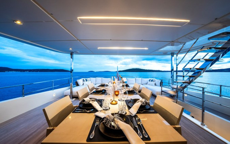CUSTOM LINE Navetta 33 SK