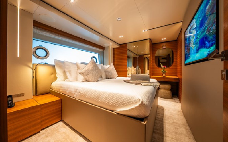 CUSTOM LINE Navetta 33 SK