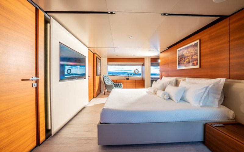 CUSTOM LINE Navetta 33 SK