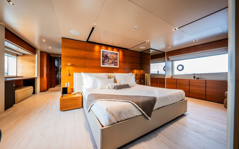 CUSTOM LINE Navetta 33 SK