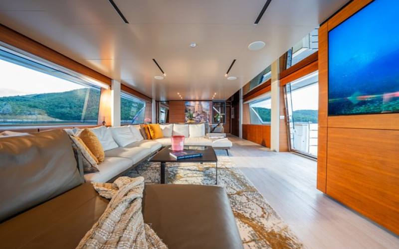 CUSTOM LINE Navetta 33 SK