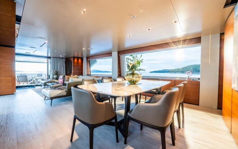 CUSTOM LINE Navetta 33 SK