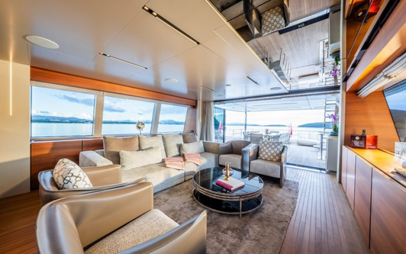 CUSTOM LINE Navetta 33 SK