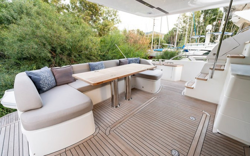 PRINCESS YACHTS Princess 68  DAPHNE