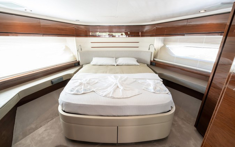 PRINCESS YACHTS Princess 68  DAPHNE