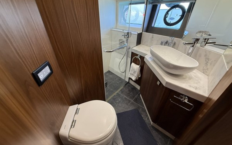 SUNSEEKER MANHATTAN 66 M/Y BISHWISH