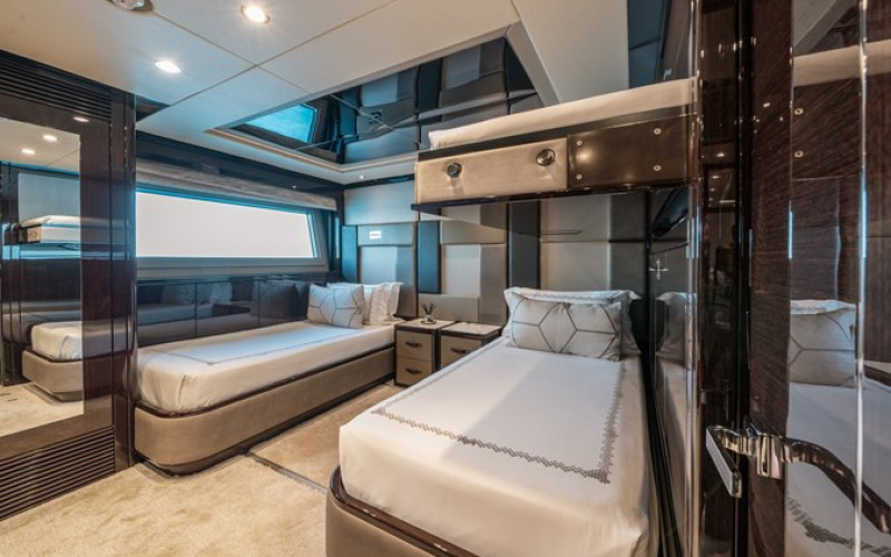 SUNSEEKER Sunseeker 131 NEXUS