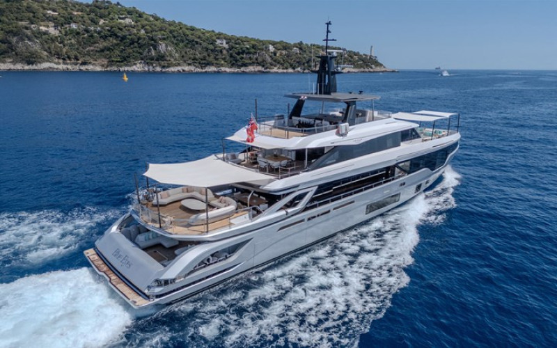 AZIMUT YACHTS Azimut Grande Trideck BLUE EYES