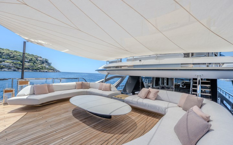 AZIMUT YACHTS Azimut Grande Trideck BLUE EYES
