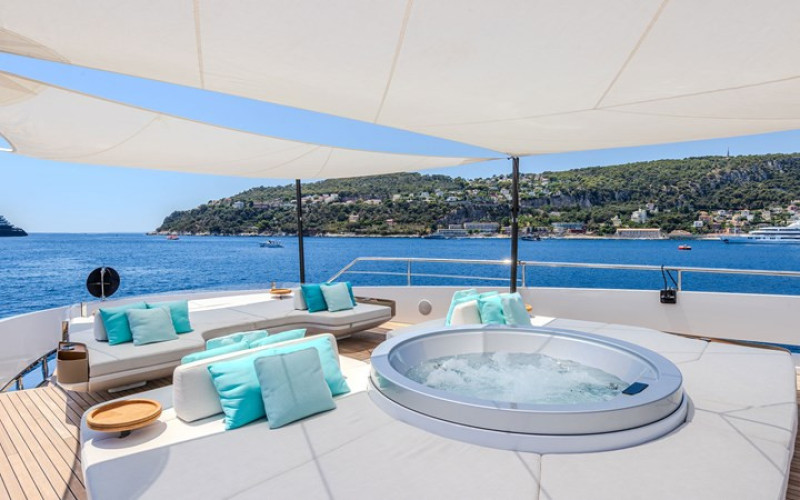 AZIMUT YACHTS Azimut Grande Trideck BLUE EYES