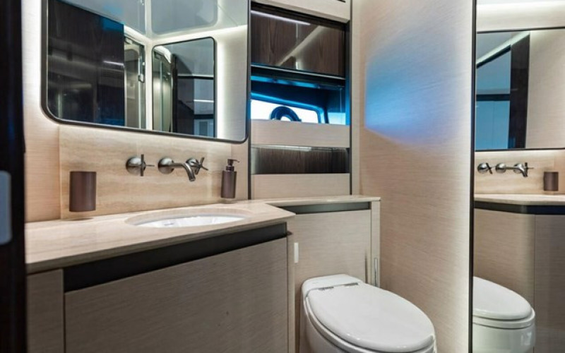 AZIMUT YACHTS S10 LANCE WEST