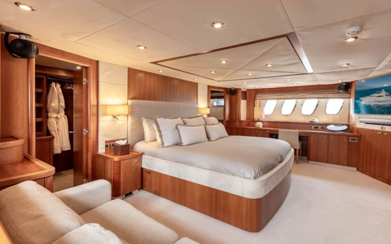 SUNSEEKER SUNSEEKER YACHT 90 