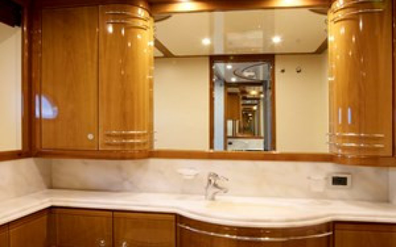 FERRETTI YACHTS LADY VICTORIA