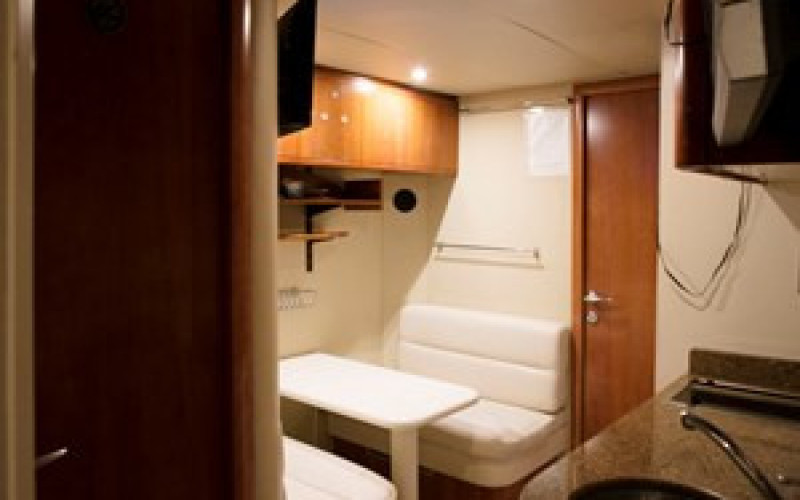 FERRETTI YACHTS LADY VICTORIA