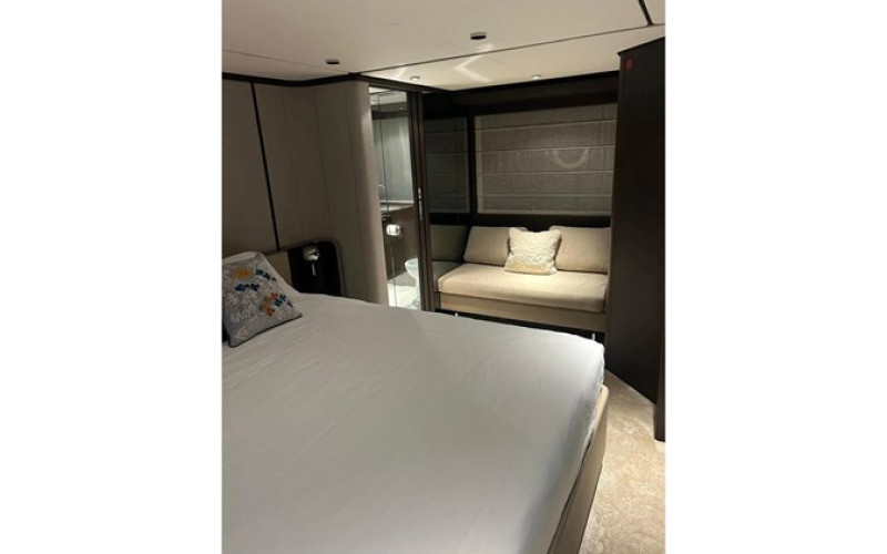 FERRETTI YACHTS Ferretti Yachts 860 SAVIENNE