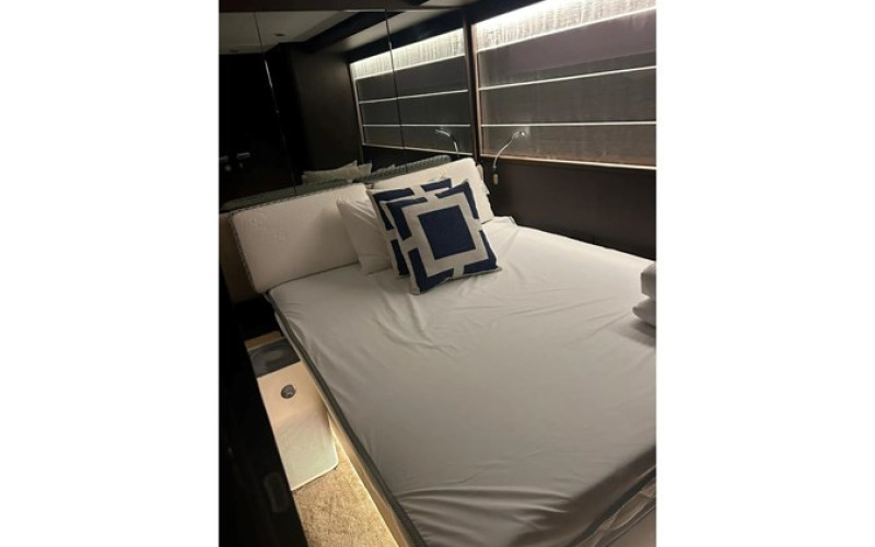 FERRETTI YACHTS Ferretti Yachts 860 SAVIENNE