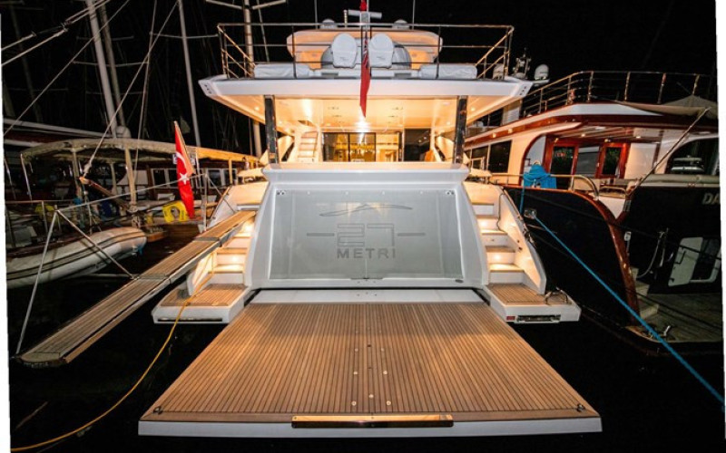 AZIMUT YACHTS NIRVANA BY THE SEA